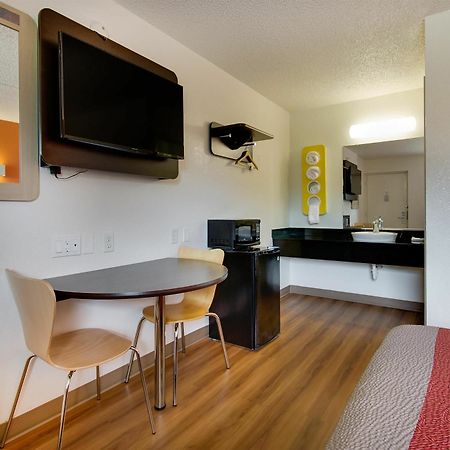 Motel 6-Salina, Ks Kültér fotó