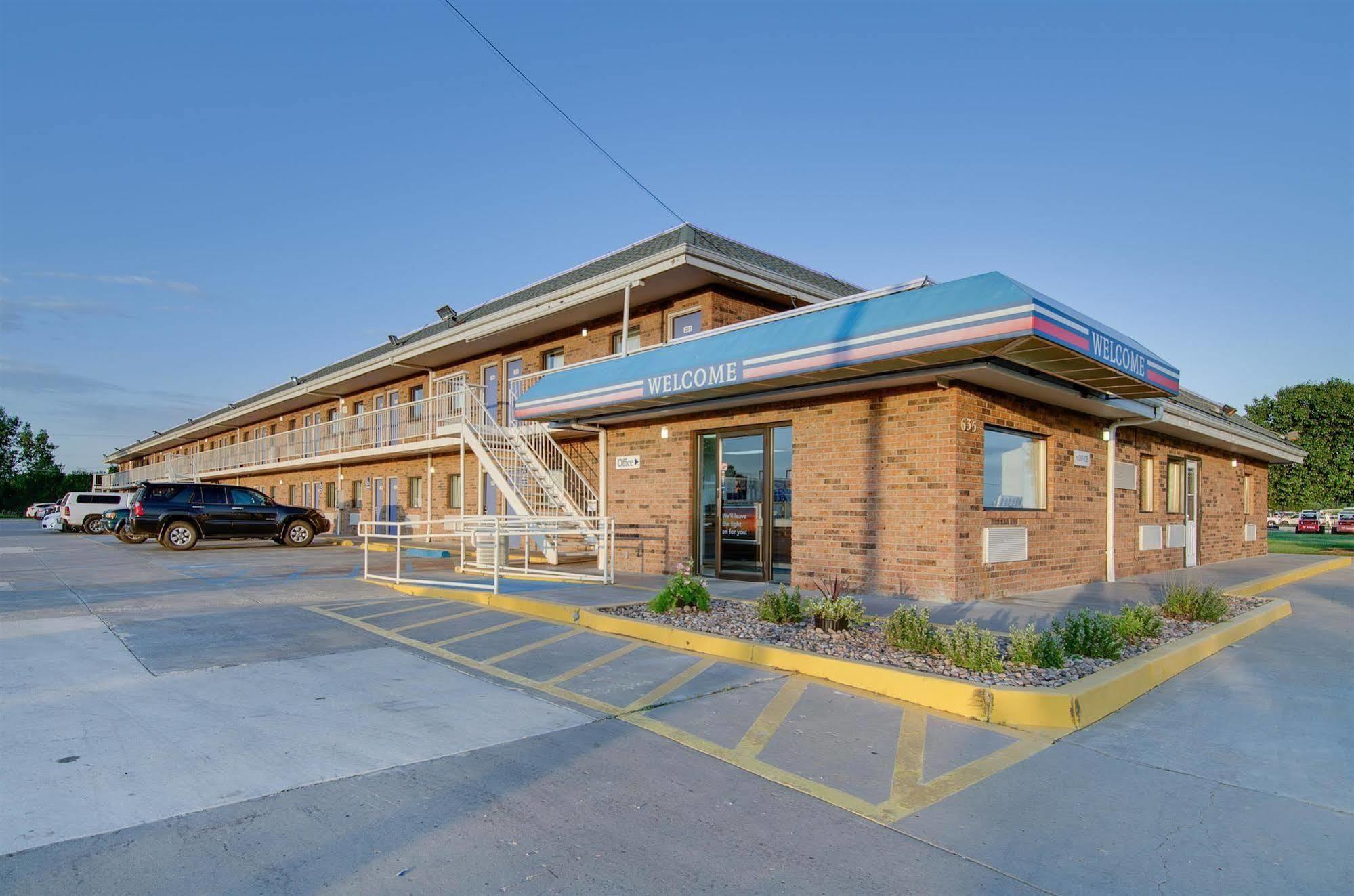 Motel 6-Salina, Ks Kültér fotó