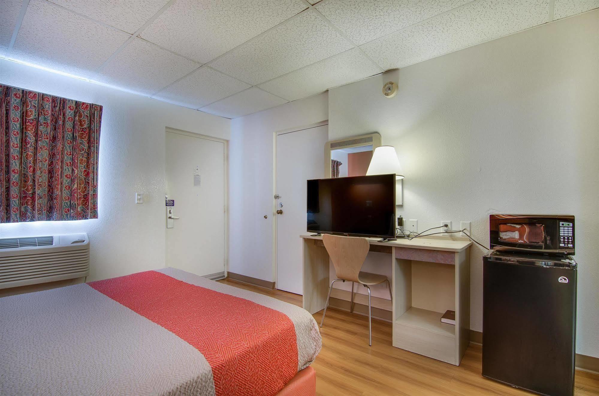 Motel 6-Salina, Ks Kültér fotó