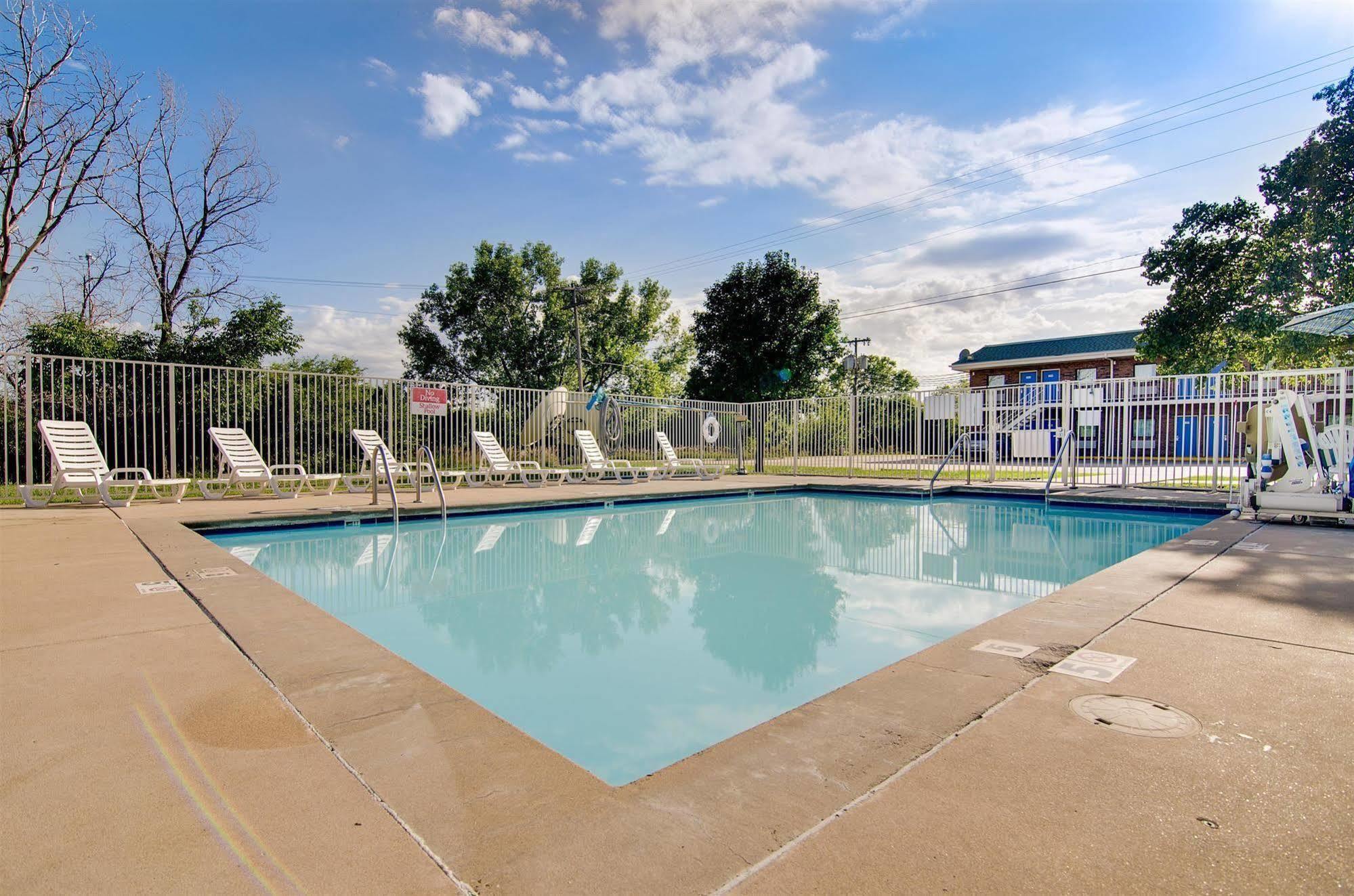 Motel 6-Salina, Ks Kültér fotó