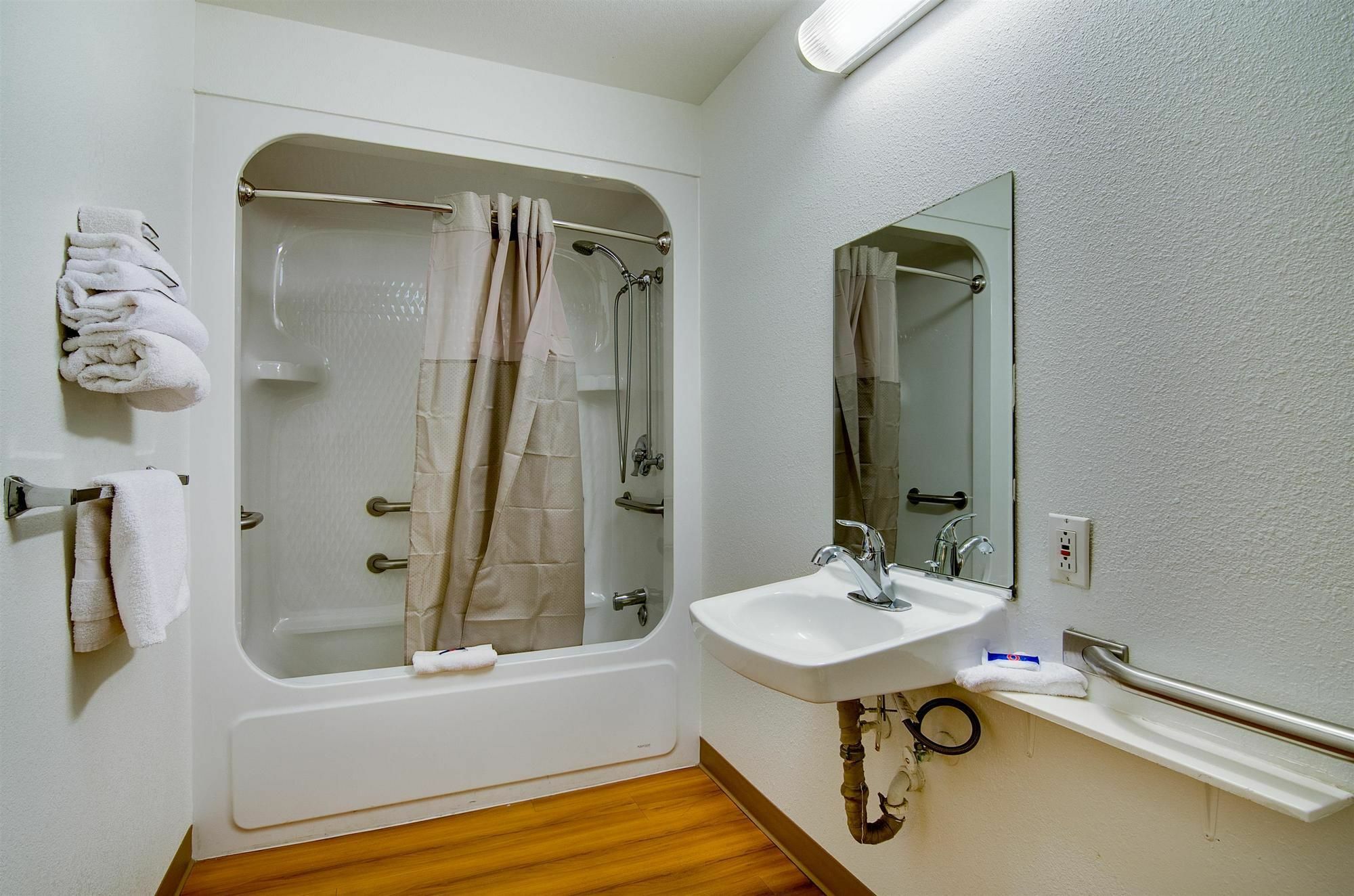 Motel 6-Salina, Ks Kültér fotó